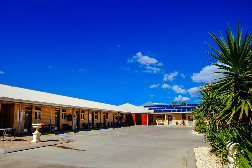 Club Motor Inn Narrabri Bagian luar foto