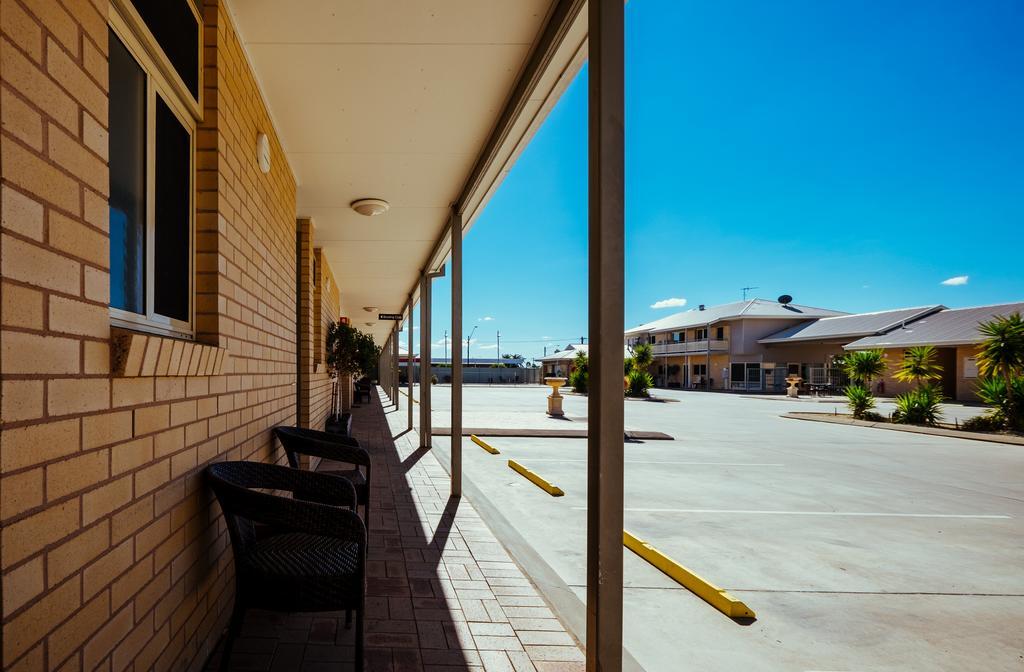 Club Motor Inn Narrabri Bagian luar foto