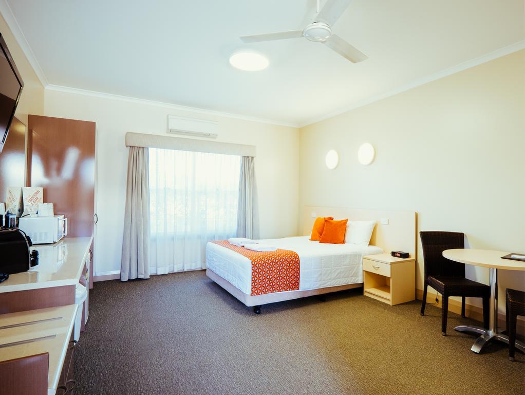 Club Motor Inn Narrabri Bagian luar foto