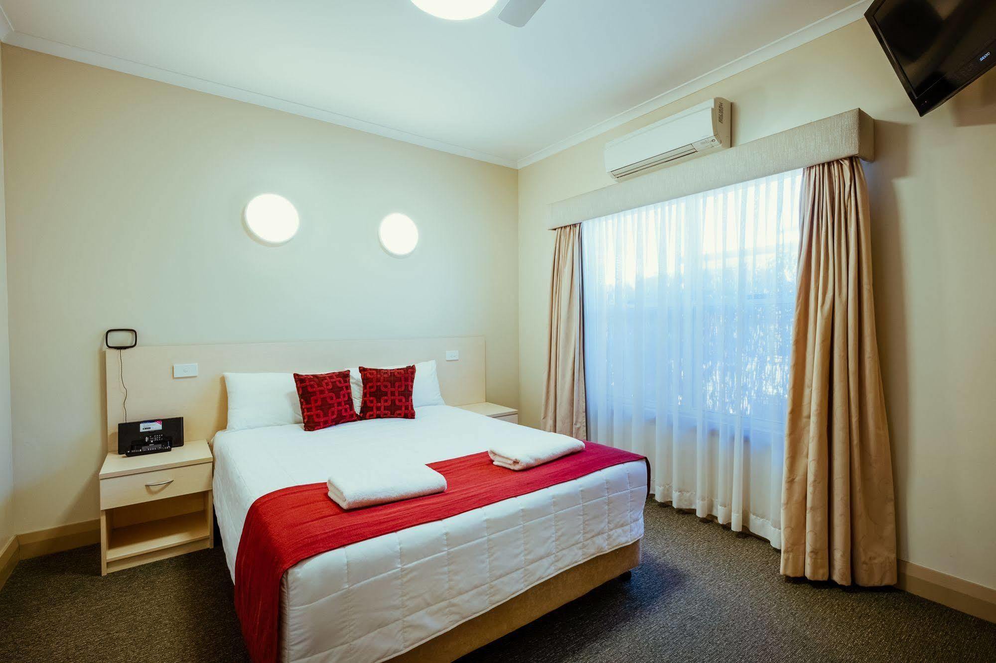 Club Motor Inn Narrabri Bagian luar foto