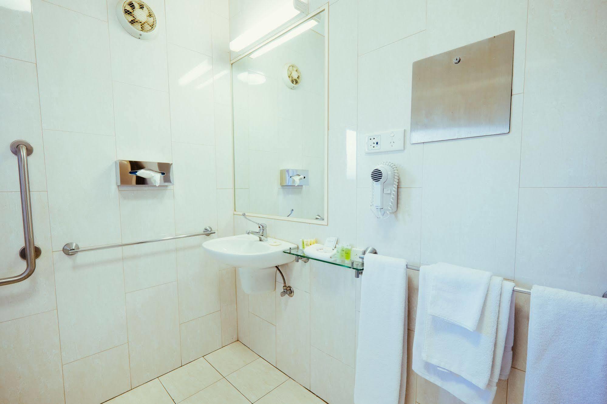 Club Motor Inn Narrabri Bagian luar foto