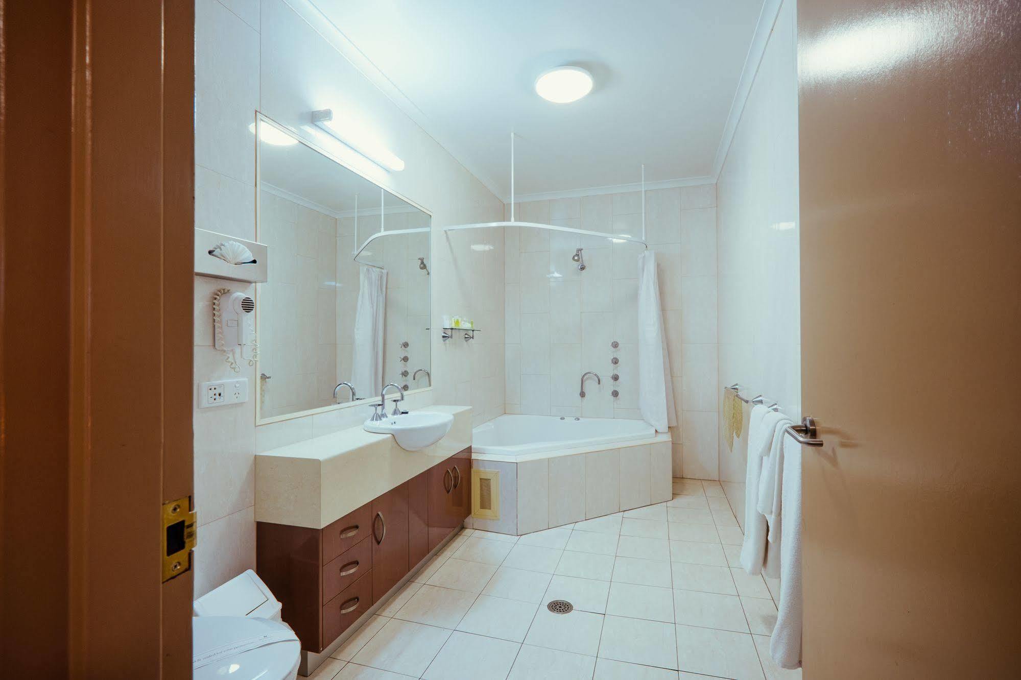 Club Motor Inn Narrabri Bagian luar foto