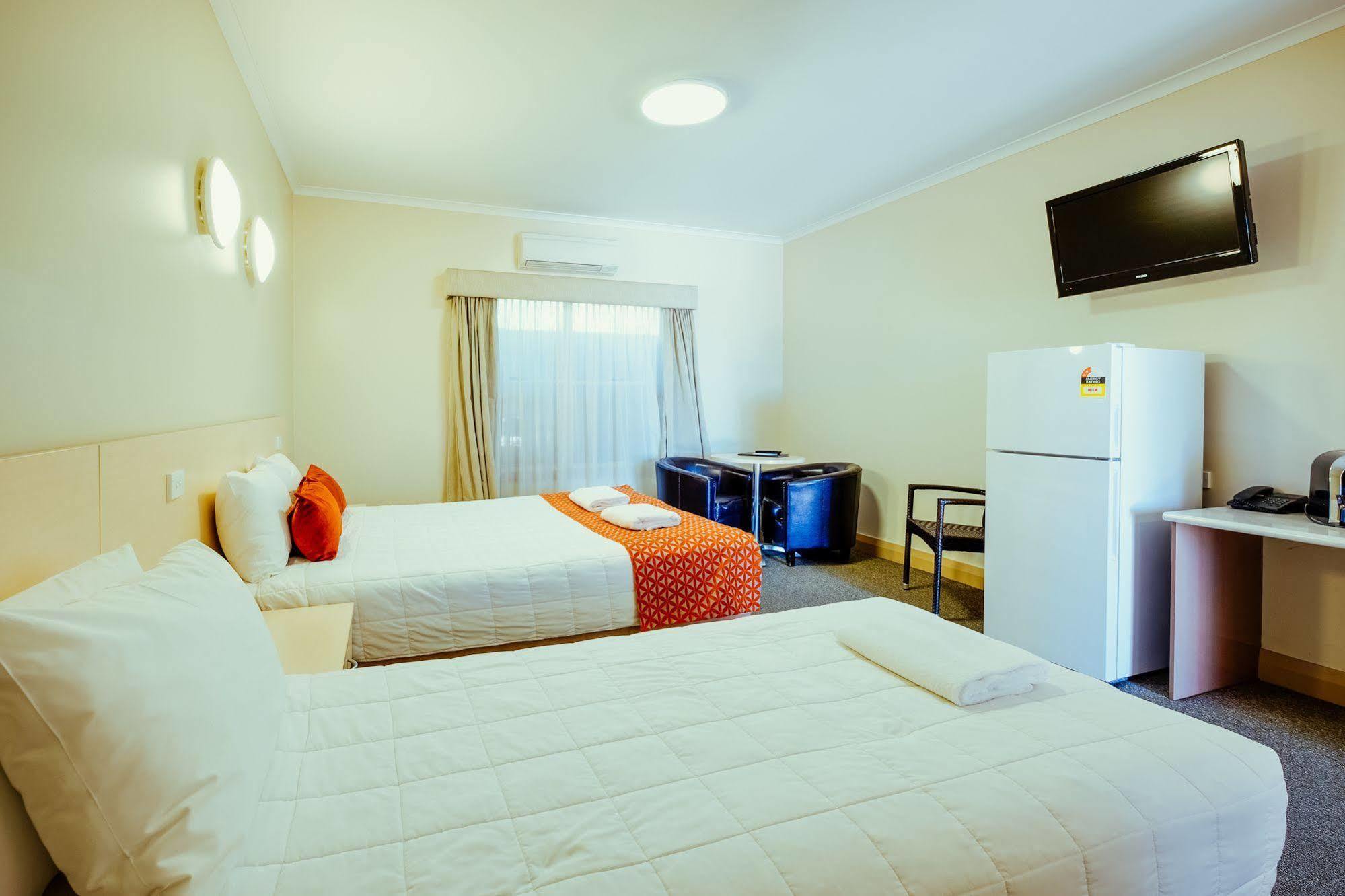Club Motor Inn Narrabri Bagian luar foto
