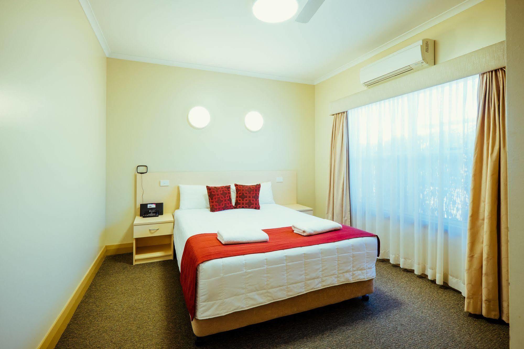 Club Motor Inn Narrabri Bagian luar foto